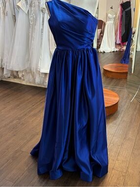 Women's One-Shoulder Royal Blue Satin Evening Dress